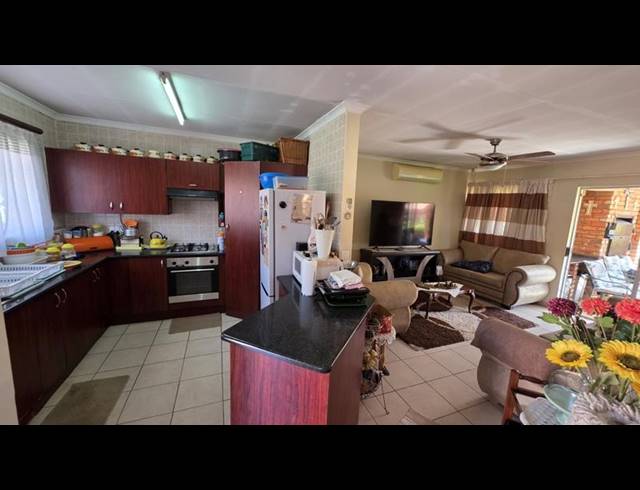 2 BEDROOM TOWNHOUSE FOR SALE IN MONTANA TUINE